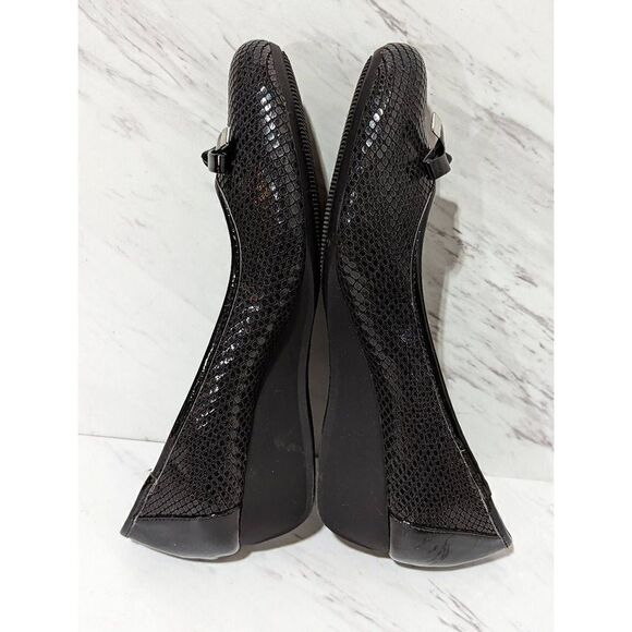 Karen Scott Women's Black Wedge Heels Size 7.5M - Picture 2 of 5